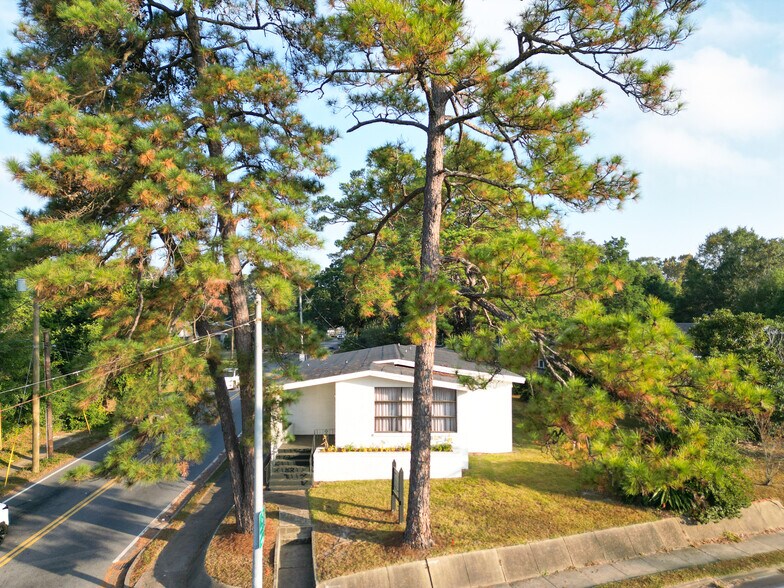 More Photos Of 2408 Government St, Mobile Office For Sale