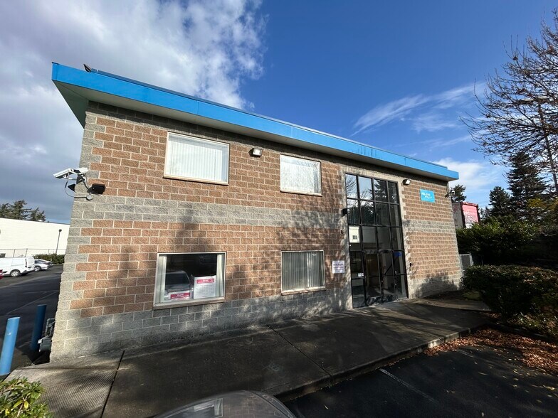 More Photos Of 8620 Holly Dr, Everett Office For Lease