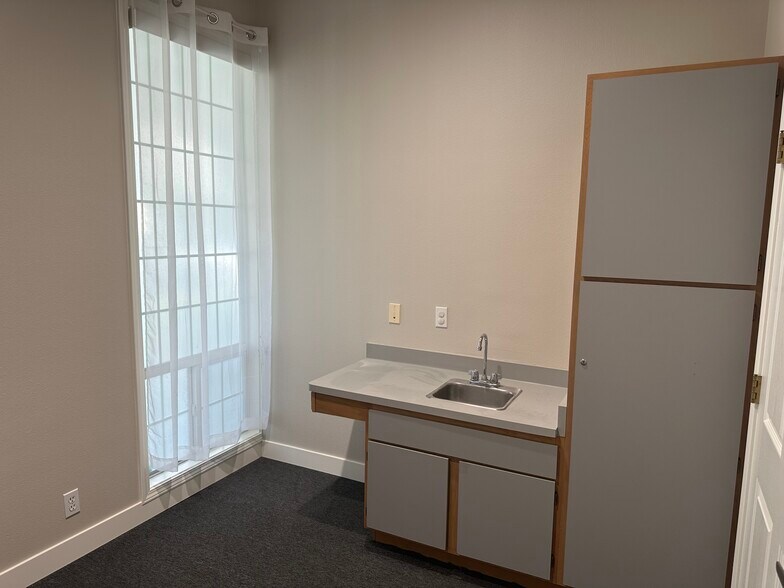 More Photos Of 643-649 W East Ave, Chico Medical For Sale