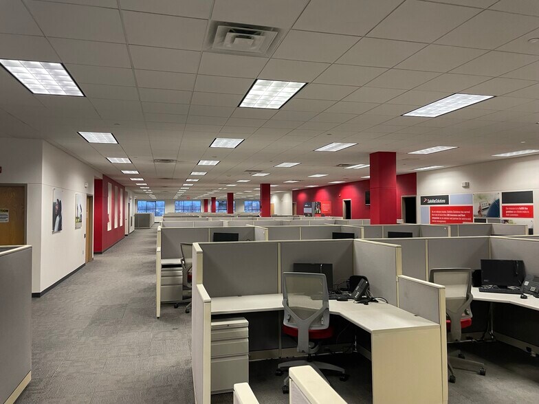 More Photos Of 1125 Dina Ct, Hiawatha Office For Lease