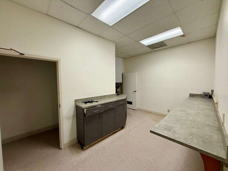 More Photos Of 373 W Saint Charles St, San Andreas Bank For Lease