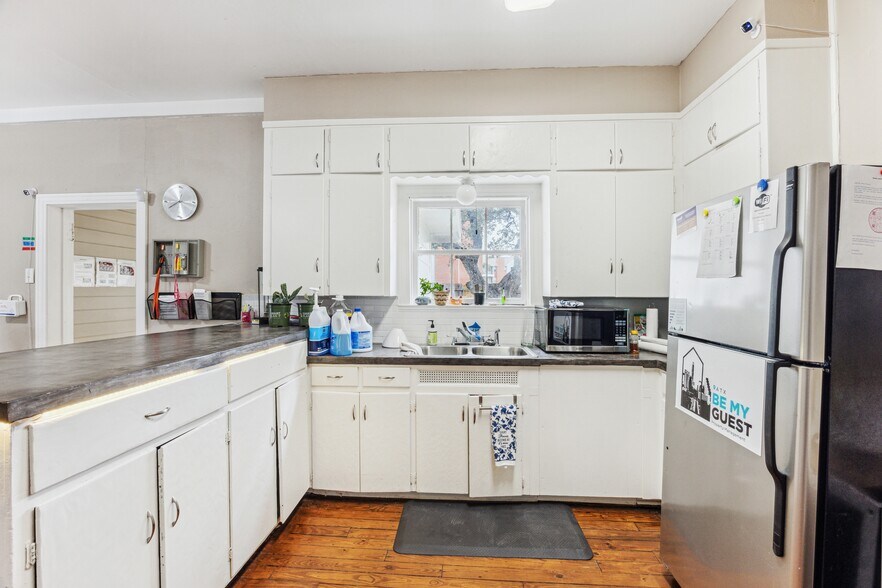 More Photos Of , Austin General Retail For Sale