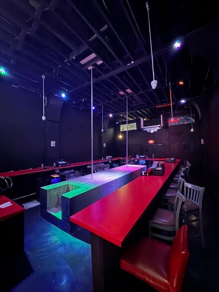 More Photos Of 912 71st St, Miami Beach Bar For Lease