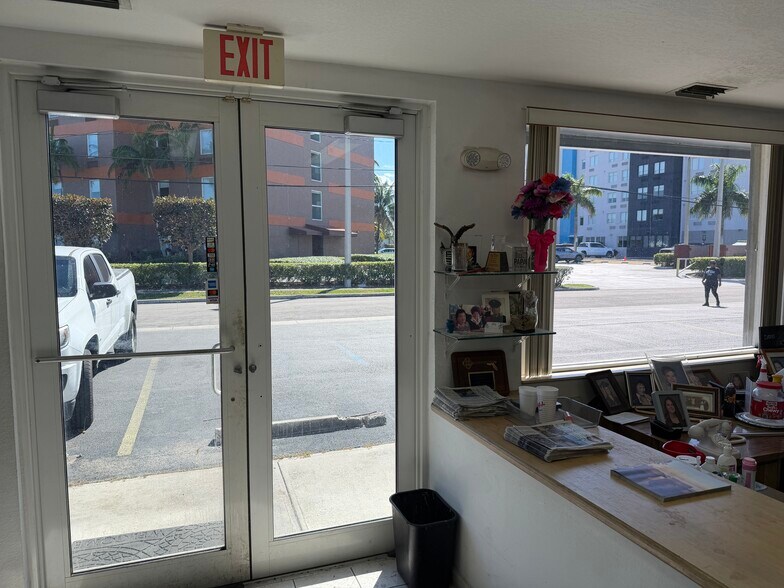More Photos Of 12 NE 3rd St, Homestead Freestanding For Lease