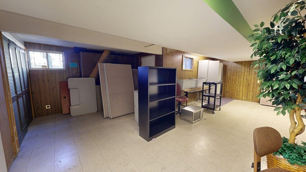 More Photos Of 11 E Airport Rd, Billings Office For Lease