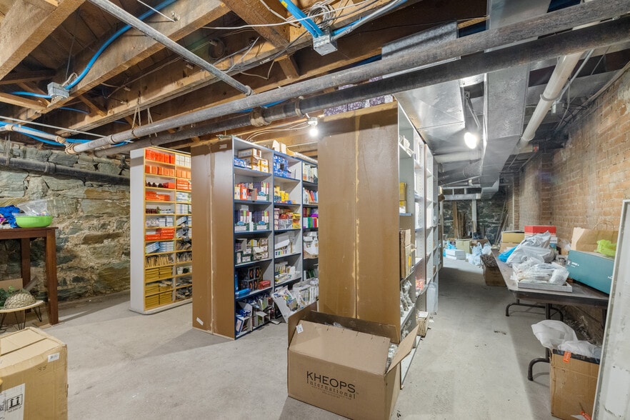 More Photos Of 17 2nd St E, Kalispell Storefront Retail Office For Sale