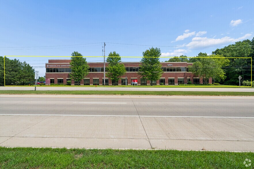 More Photos Of N19W23993 Ridgeview Pky, Waukesha Office For Sale