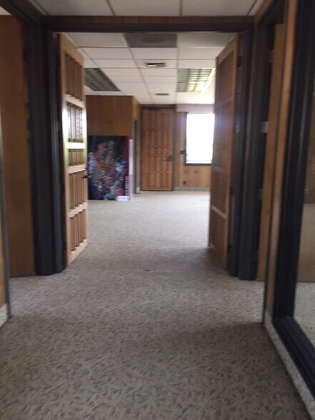 More Photos Of 1819 W Olive Ave, Burbank Office For Lease