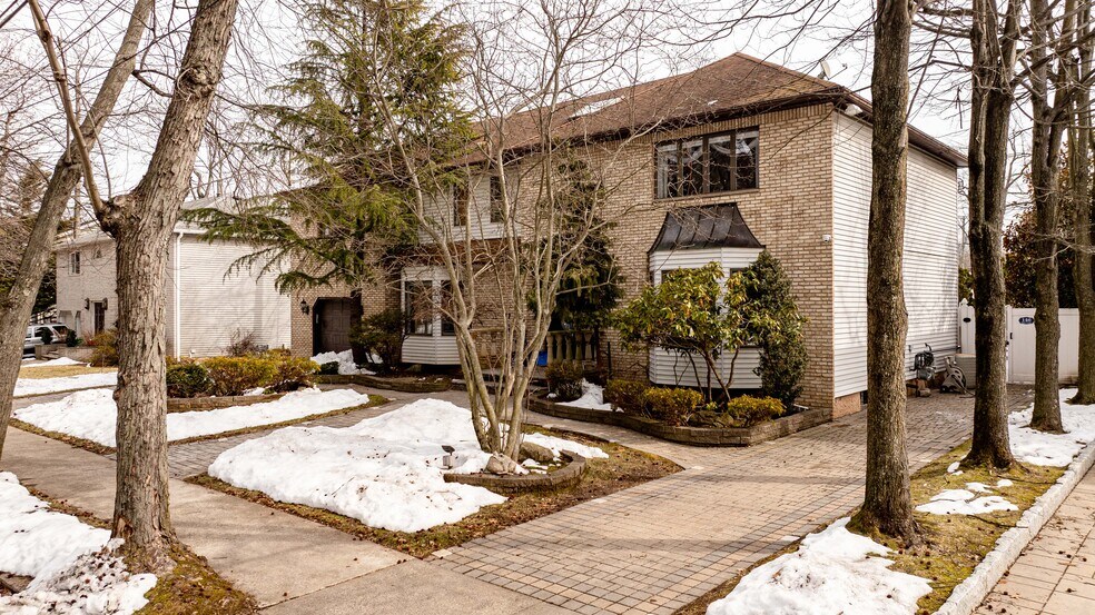 More Photos Of 146 Halpin Ave, Staten Island Multifamily For Sale