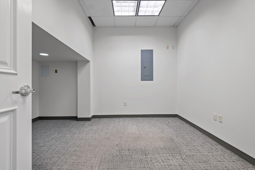 More Photos Of 1365 W Business Park Dr, Orem Office For Lease