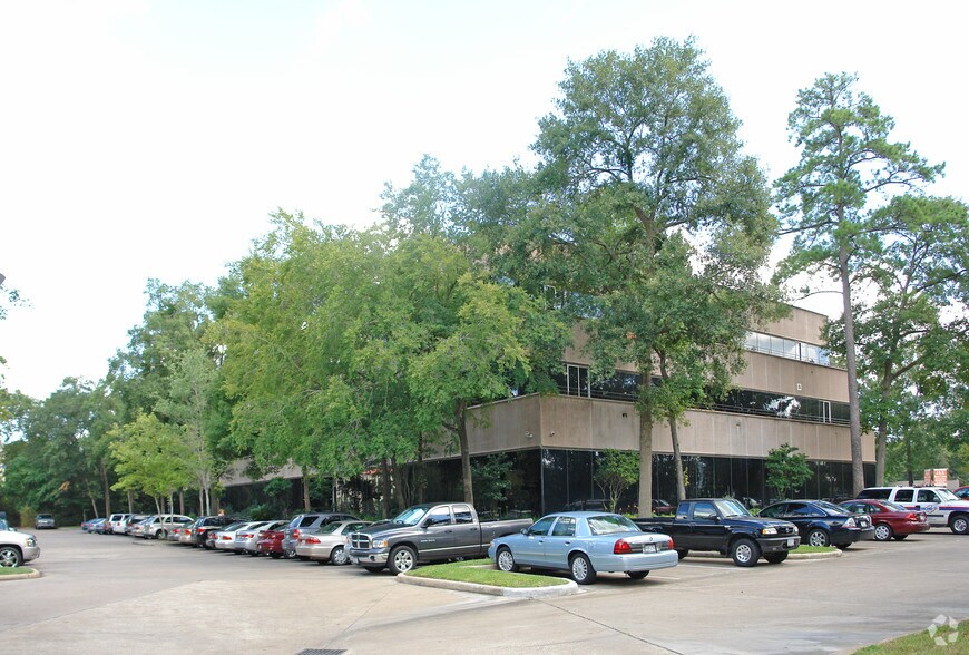 More Photos Of 200 River Pointe Dr, Conroe Office For Lease