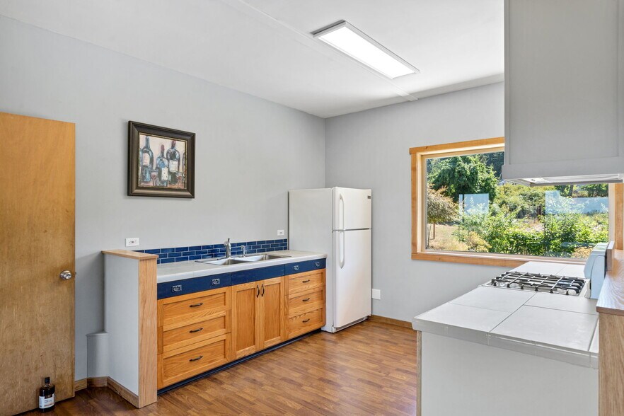 More Photos Of 101 Provence View Ln, Sequim Restaurant For Sale