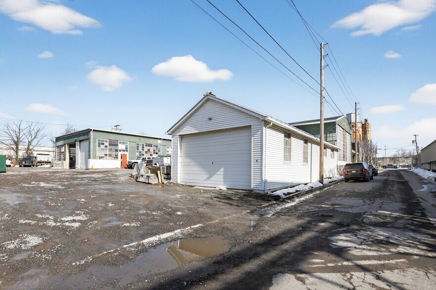 More Photos Of 935 W 6th St, Lansdale Industrial For Sale