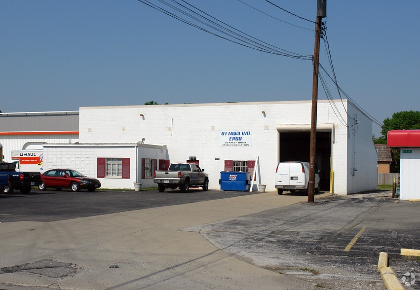 More Photos Of 2717 N Reynolds Rd, Toledo Auto Repair For Sale