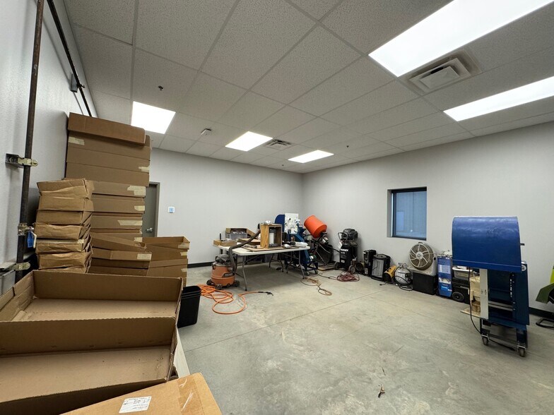 More Photos Of 5936 Imperial Loop, College Station Industrial For Lease