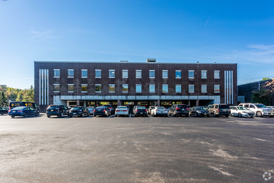 More Photos Of 12 Daniel Rd, Fairfield Office For Lease