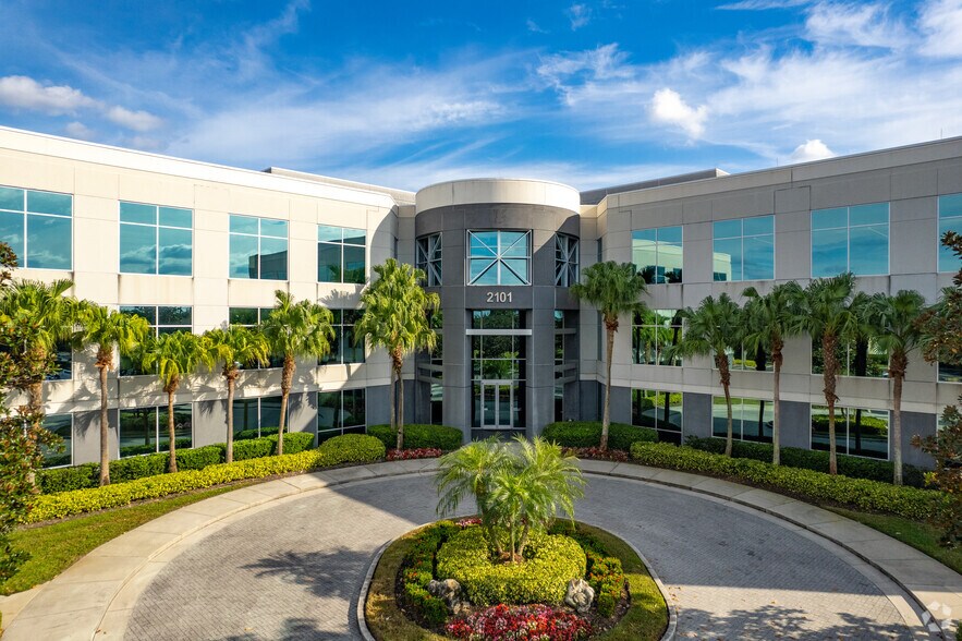 More Photos Of 2145 Metrocenter Blvd, Orlando Unknown For Lease