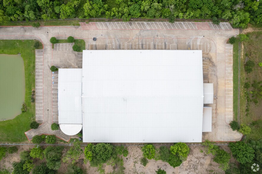 More Photos Of 1626 S Cherry St, Tomball Warehouse For Lease