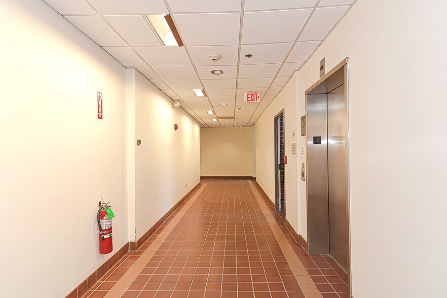 More Photos Of 1 Rounder Way, Burlington Office For Lease