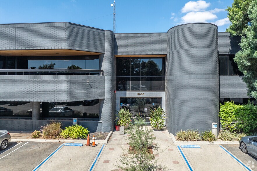 More Photos Of 2000 Market St, Riverside Office For Lease