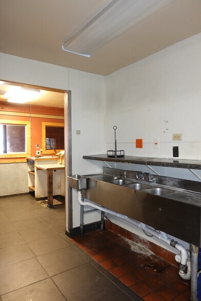 More Photos Of 1555 E Main St, Galesburg Fast Food For Lease