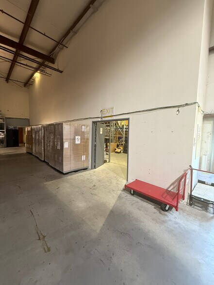 More Photos Of 144 Talbert Pointe Dr, Mooresville Light Distribution For Lease
