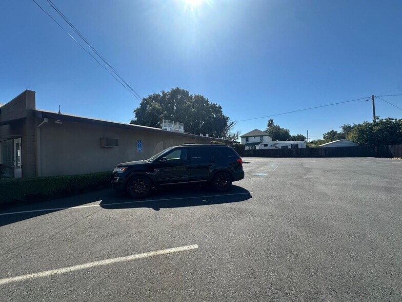 More Photos Of 2561 5th St, Ceres Funeral Home For Sale