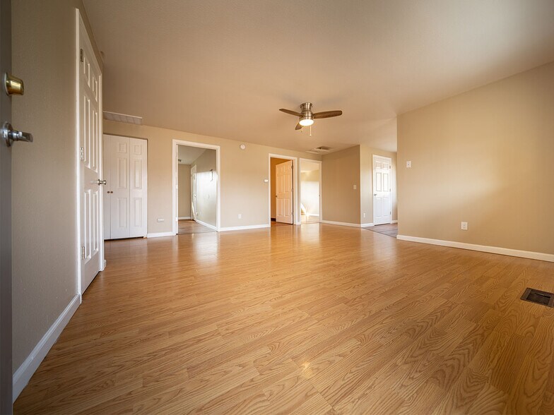 More Photos Of 125 Gateway Blvd, Cottage Grove Apartments For Sale