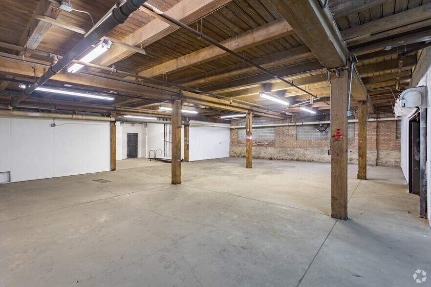 More Photos Of 2415 W 24th Pl, Chicago Warehouse For Sale