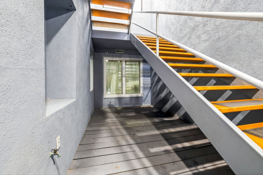 More Photos Of 1501 N Walnut St, Wilmington Office For Sale