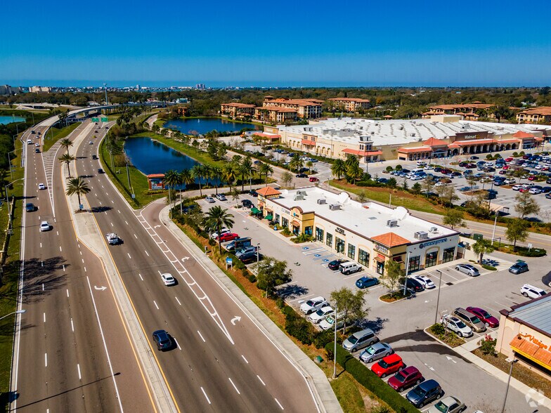 More Photos Of 10195 Bay Pines Blvd, Saint Petersburg Storefront For Lease