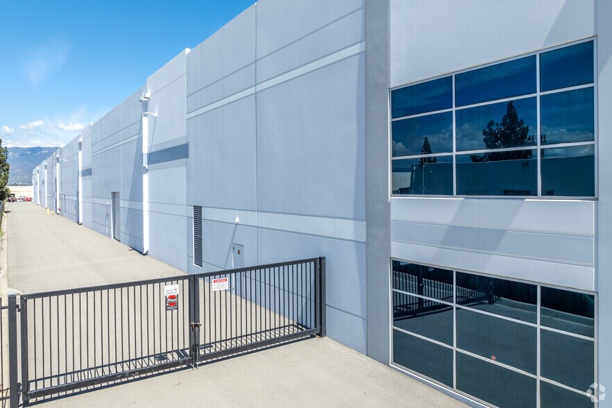 More Photos Of 270 E Central Ave, San Bernardino Distribution For Lease