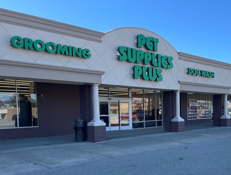 More Photos Of 3140-3200 Greenwich Rd, Norton Unknown For Lease