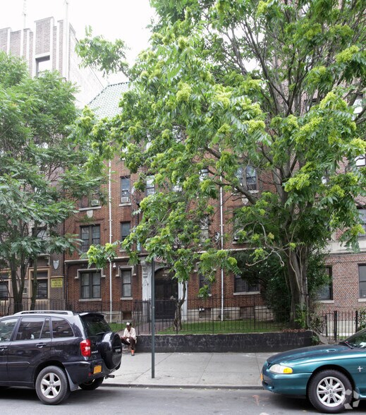 More Photos Of 2017 Albemarle Rd, Brooklyn Apartments For Sale