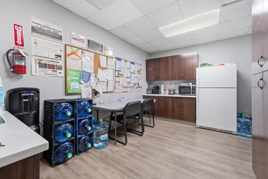 More Photos Of 44725 10th St W, Lancaster Medical For Sale