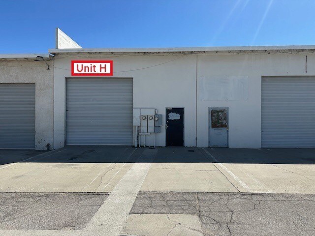 More Photos Of 13580 Nomwaket Rd, Apple Valley Service For Lease