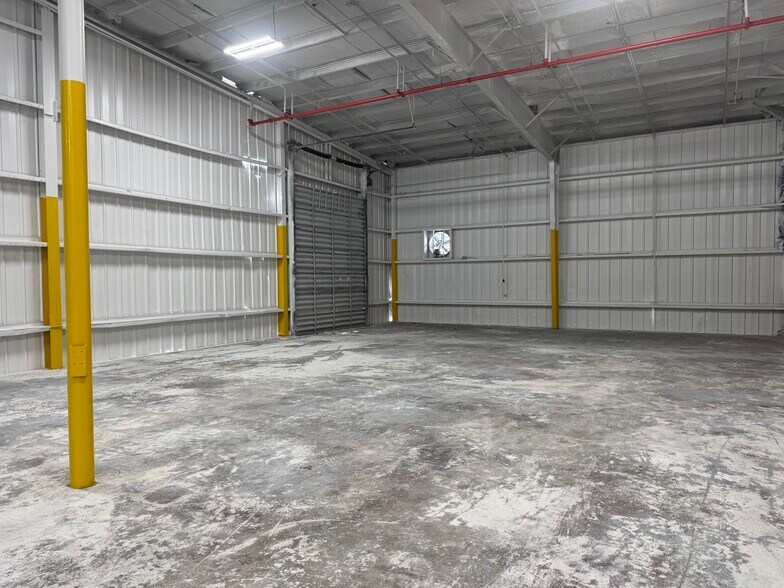 More Photos Of 10700 NW 36th Ave, Miami Warehouse For Lease
