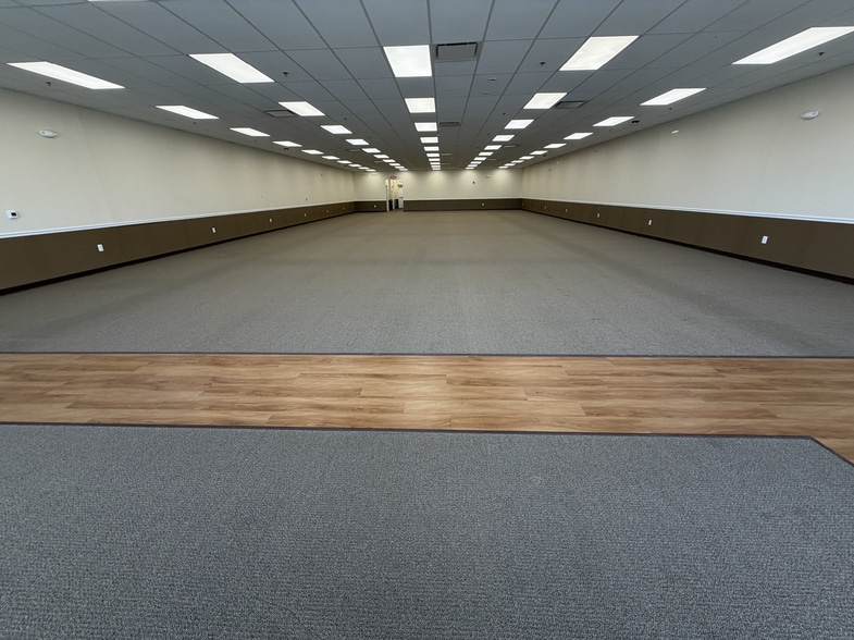 More Photos Of 1508 Route 38, Hainesport Storefront For Lease