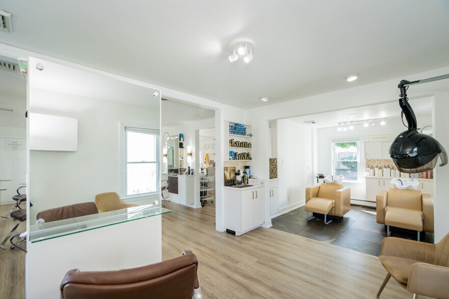 More Photos Of 1830 Western Ave, Albany Freestanding For Sale