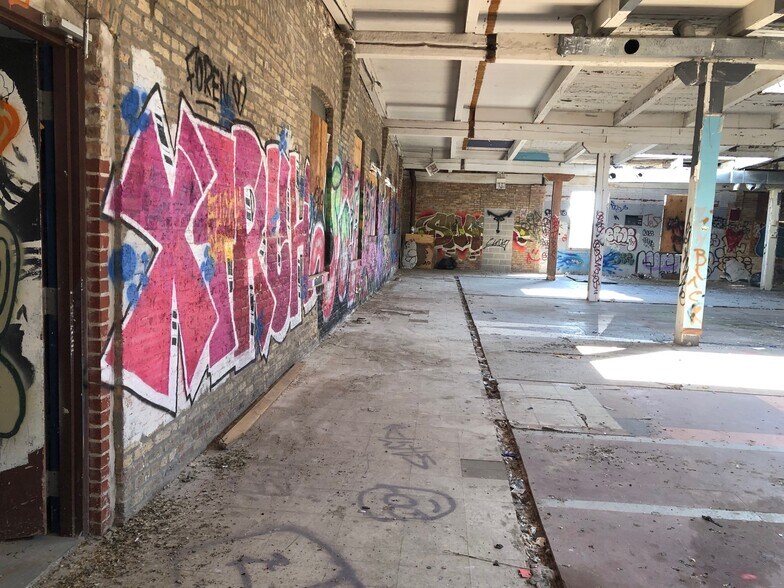 More Photos Of 1648 W Kinzie St, Chicago Loft Creative Space For Sale