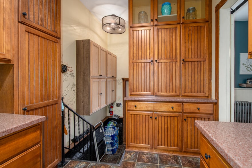 More Photos Of 143 Church Ave, Oshkosh Hospitality For Sale