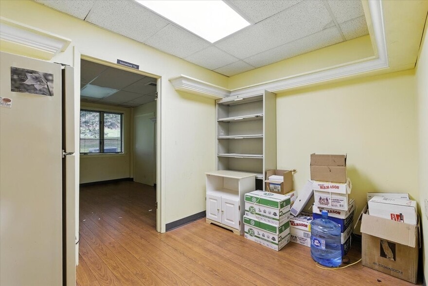 More Photos Of 5405 Twin Knolls Rd, Columbia Medical For Sale