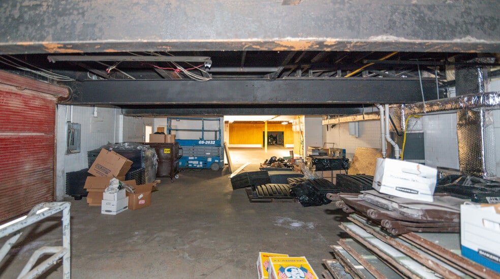 More Photos Of 2001 Windsor Ave, Baltimore Warehouse For Lease