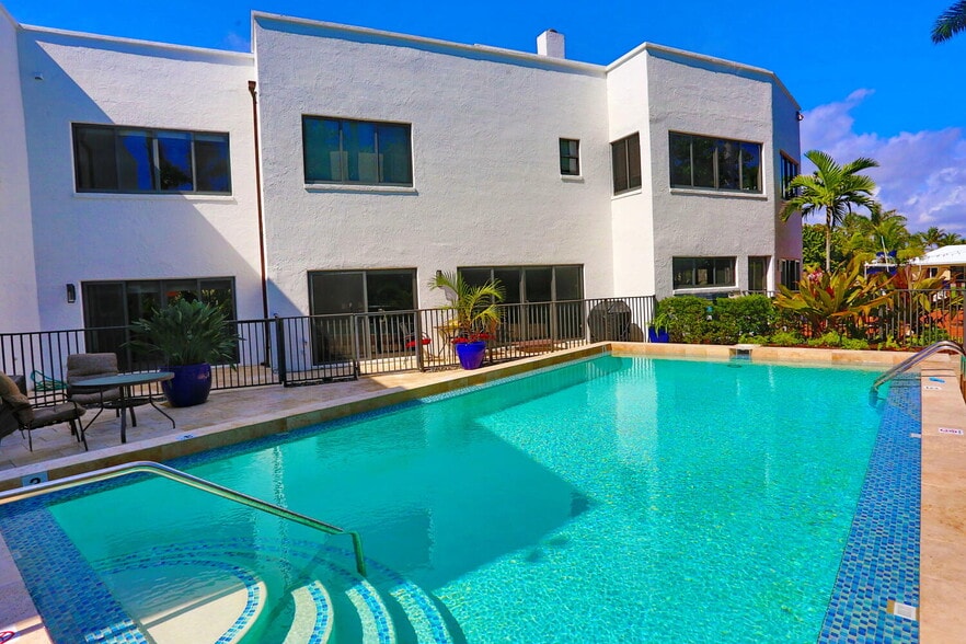 More Photos Of 1121 Bel Air Dr, Highland Beach Apartments For Sale