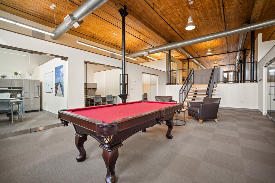 More Photos Of 211 N Franklin St, Port Washington Office For Lease