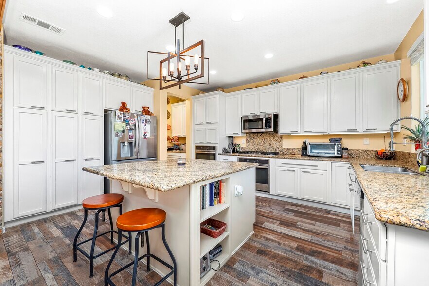 More Photos Of 3565 Louer Dr, Lancaster Contractor Storage Yard For Sale