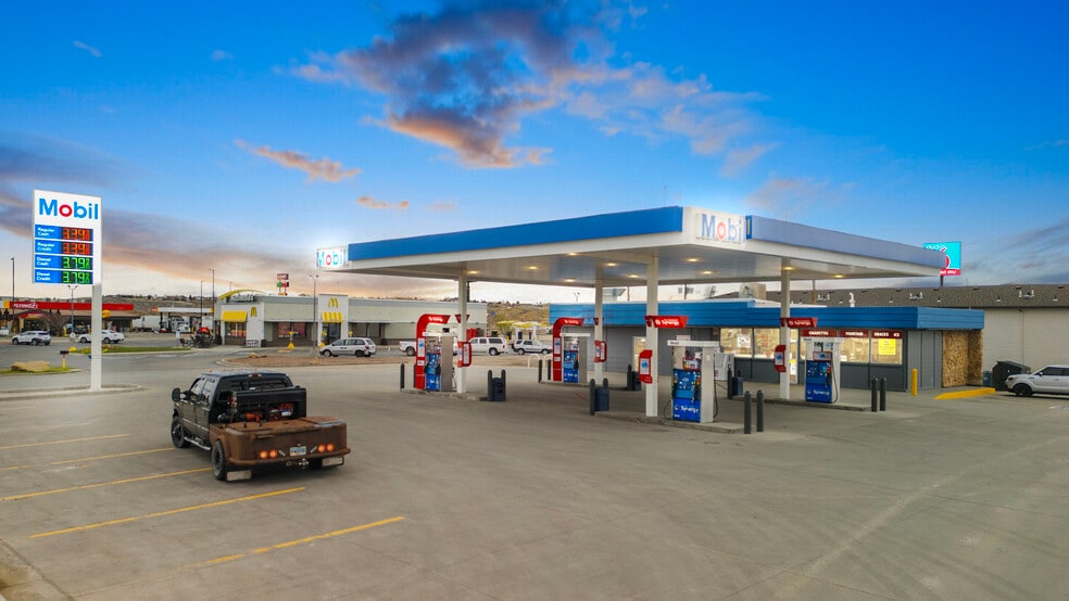 Primary Photo Of 1640 Elk St, Rock Springs Service Station For Sale