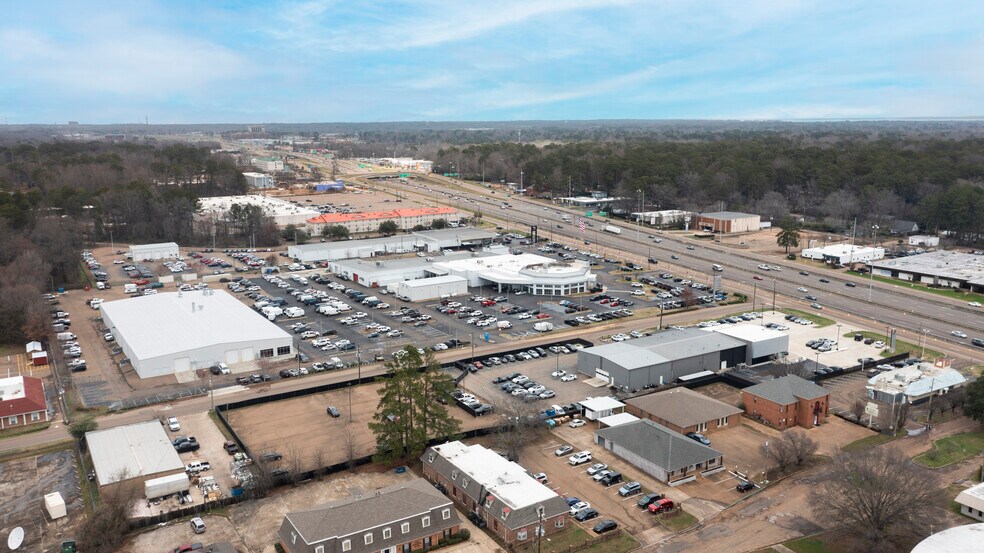 More Photos Of 5385 N I 55 St, Jackson Auto Dealership For Sale