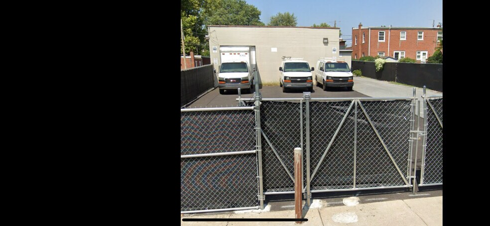 More Photos Of 932 High St, Lancaster Light Manufacturing For Lease