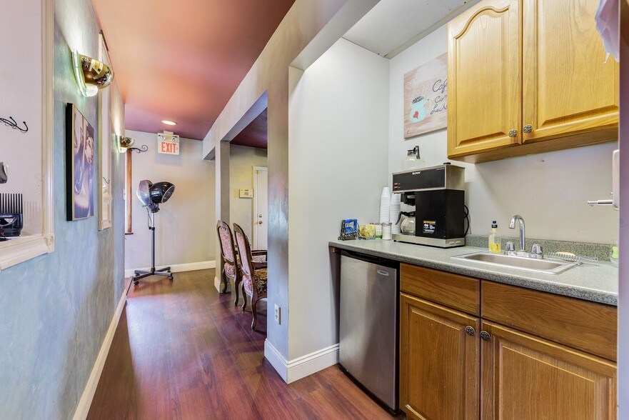 More Photos Of 75 Hartford Rd, Delran Storefront Retail Office For Sale